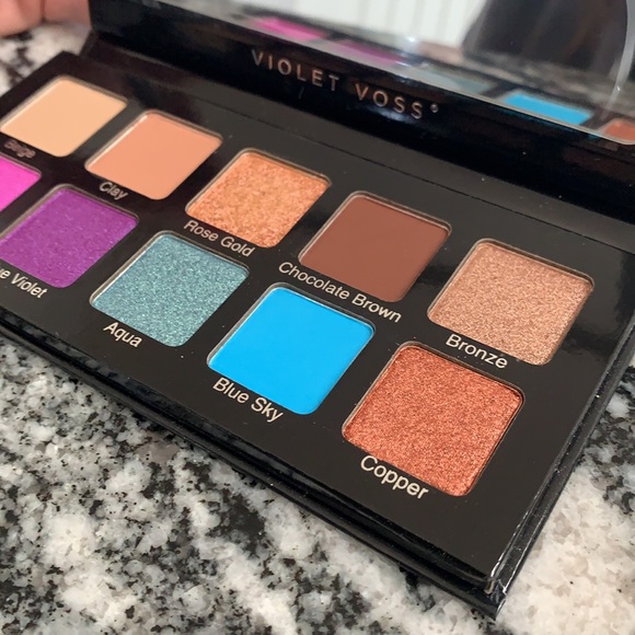 Brand New VIOLET VOSS Essentials 2 Pro Series Eyeshadow Palette (Never Used) - Picture 3 of 8